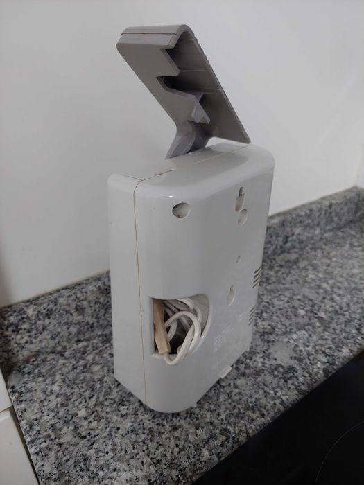 Abre latas elétrica e afiadora Moulinex