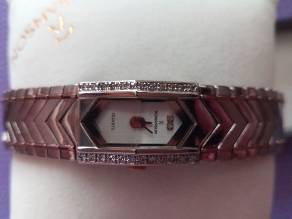 Наручные часы Romanson женские