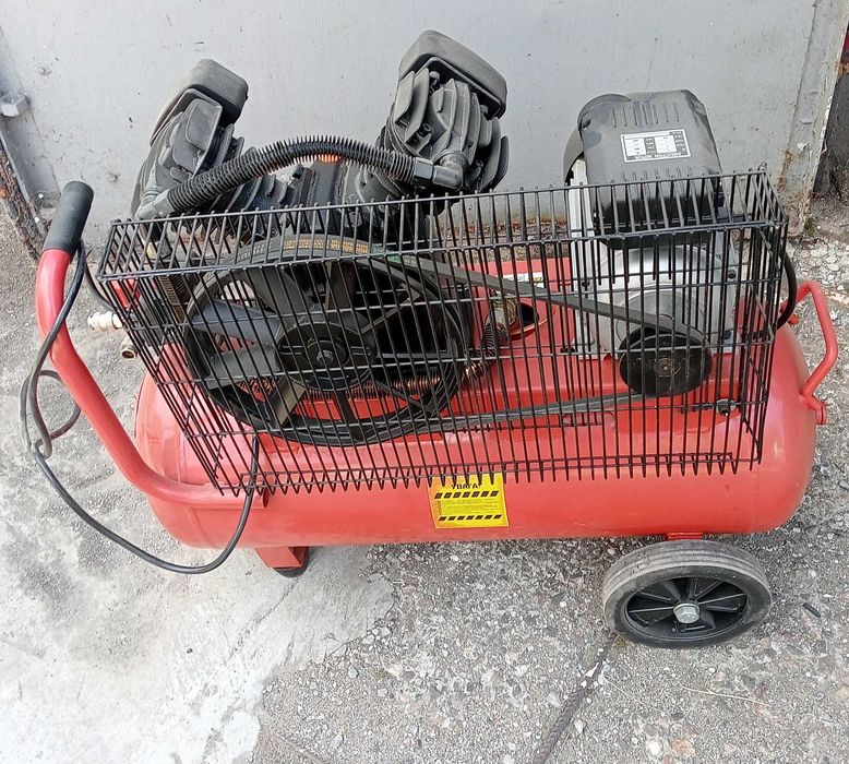 Компрессор б/у на 50 літрів ріменний