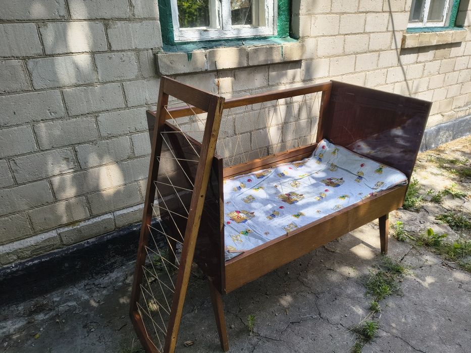 Дитяча кроватка 116 на 62 з матрасом