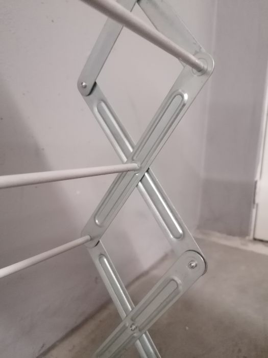 Estendal de parede extensível