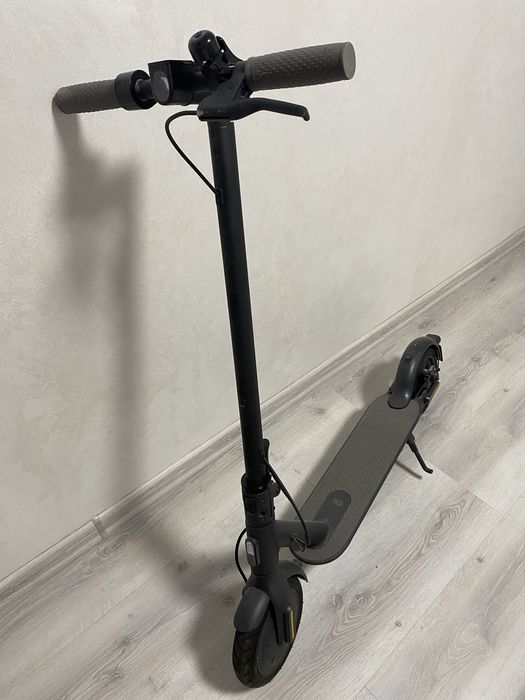 Електро самокат Xiaomi Mi Electric Scooter 1S