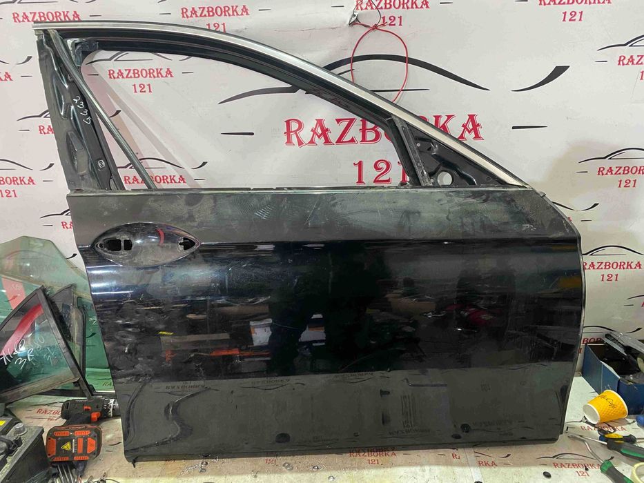 передні праві двері на BMW F10 дверка дверь