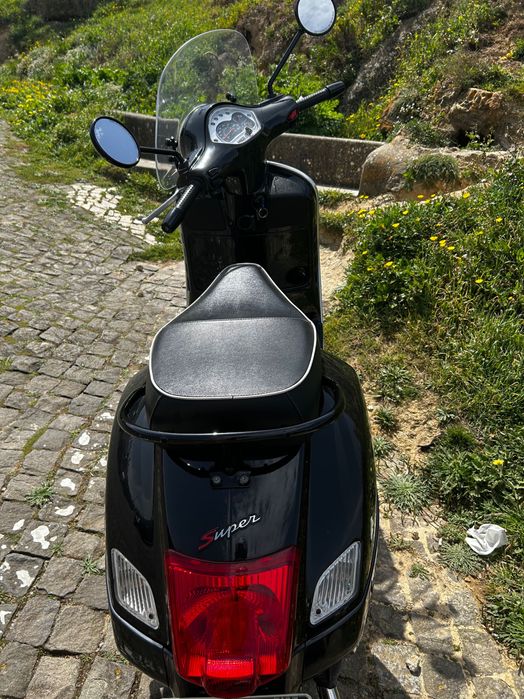 Vespa 300 GTS ( piaggio)