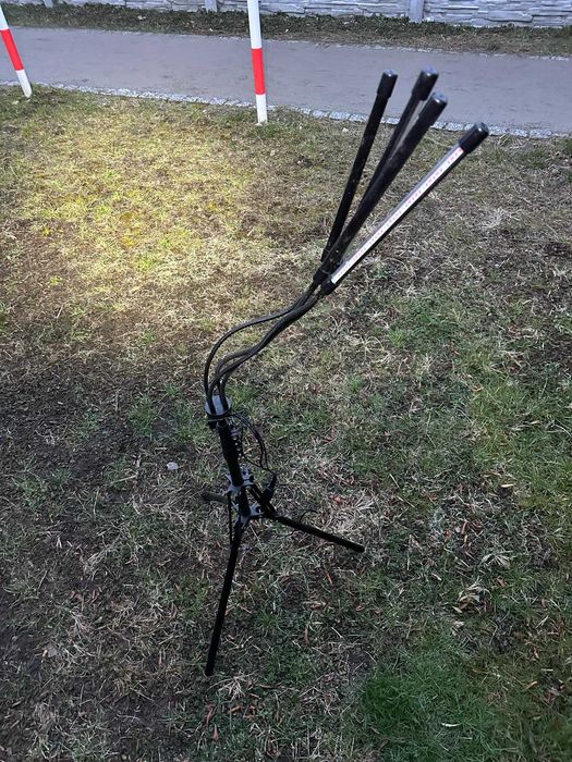 Lampa na statywie do wzrostu roślin