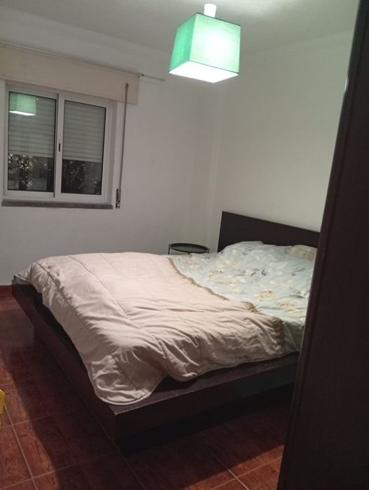 Quarto para arrendar...