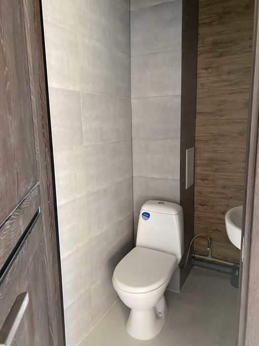 Оренда комерційного приміщення на Проспекті Степана Бандери 12А.