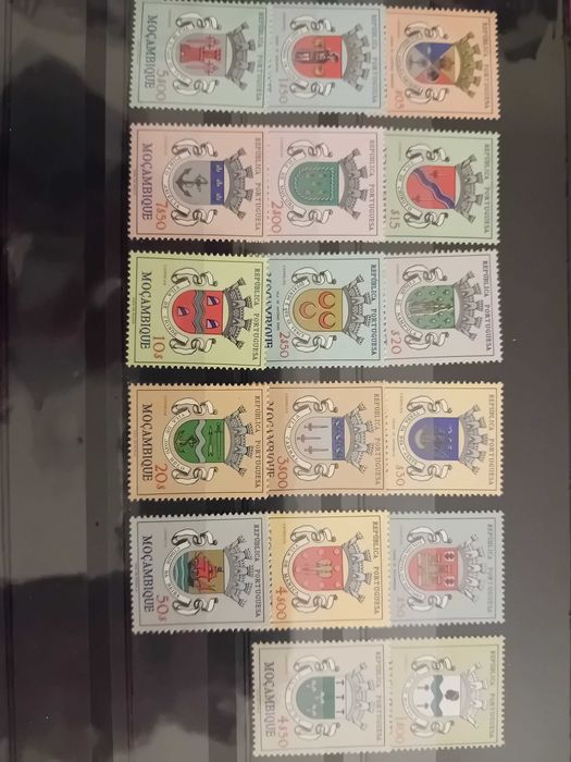 Selos novos e usados de Portugal e Ultramar (ex Colónias).