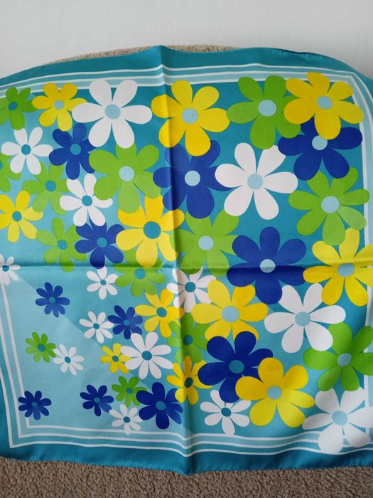 Apaszka chustka damska 50cmx50 cm Nowa