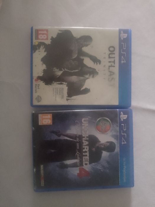 Pack PS4: Uncharted 4 + Outlast Trinity