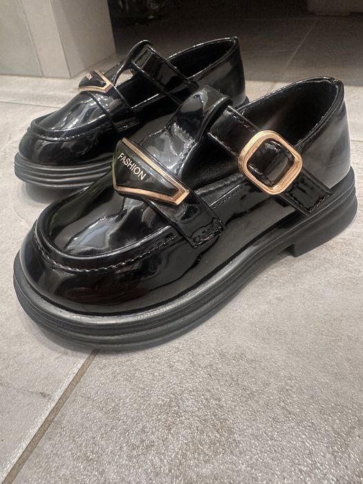 Туфлі на дівчинку