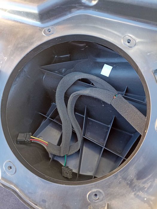 Сабвуфер JBL Toyota sequoia
