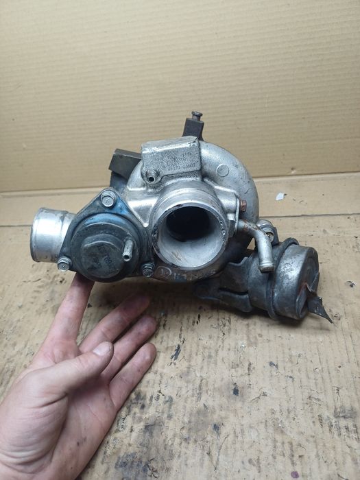 Opel Signum SAAB 9-3 2.0T турбіна 4937706600