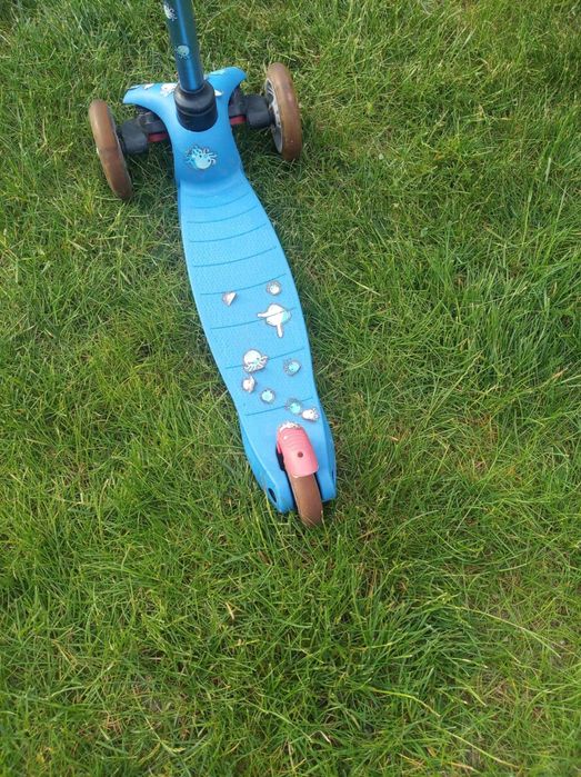 hulajnoga balansowa niebieska