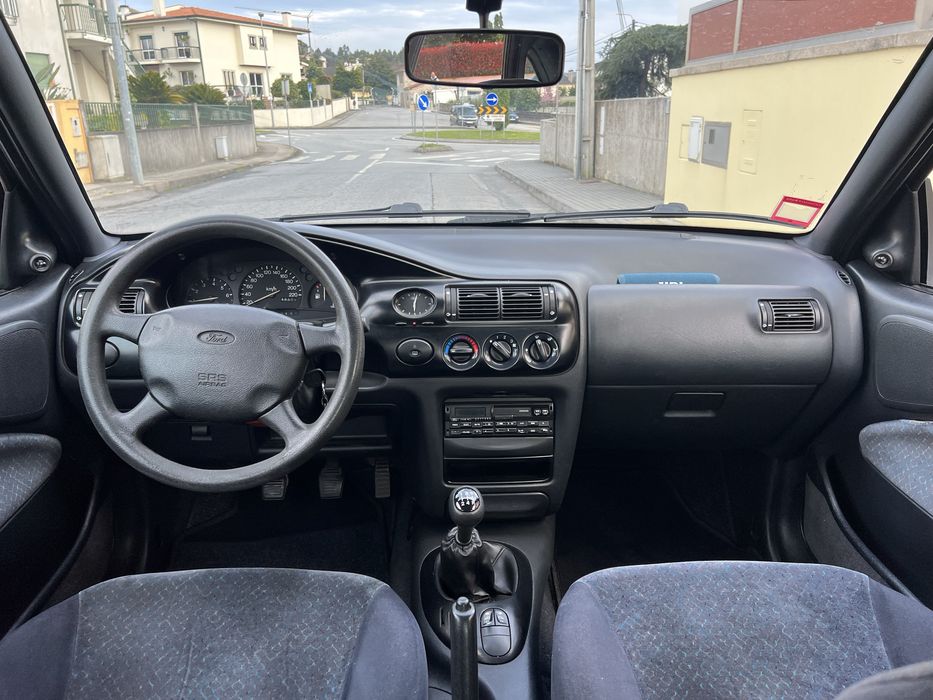 Ford Escort 1.3 bem estimado e econômico