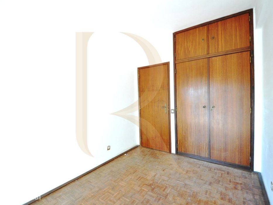 Apartamento T3 com elevador e varandas em Setúbal
