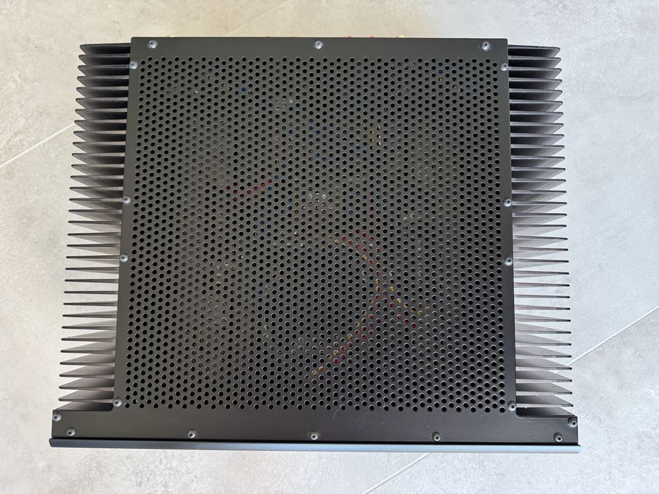 Підсилювач потужності Adcom GFA 5802