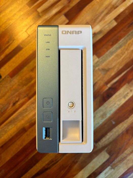 NAS QNAP TS-131K quad-core 1,7 GHz + 2 discos 2,5'