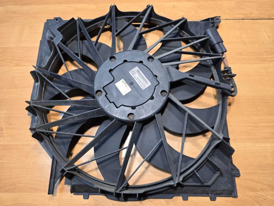 X3 E83 3.0i M54 3.0D M57 Wentylator Chłodnicy Obudowa Wiatrak 600W