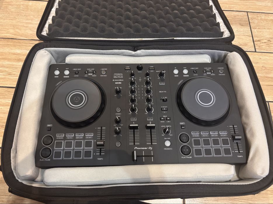 Kontroler Pioneer DDJ FLX4 + UDG Case - igła