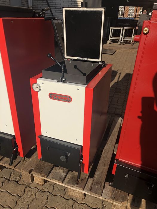 Котел твердотопливный. Буржуйка. Печь. Камин. Дрова.