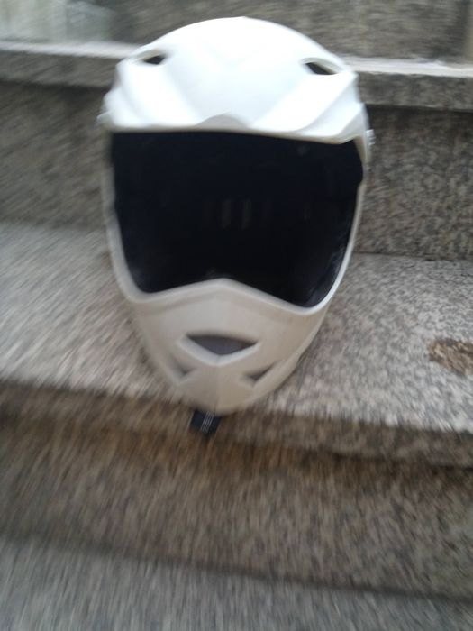 Capacete e óculos de motocross