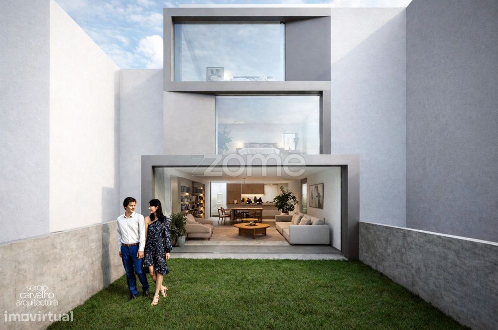 Moradia com logradouro para reconstrução - Centro de Leça da Palmei...