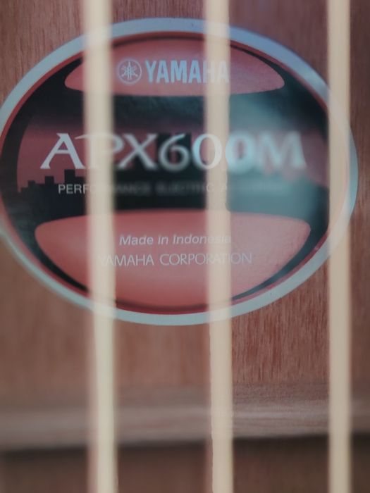 Guitarra smiacustica