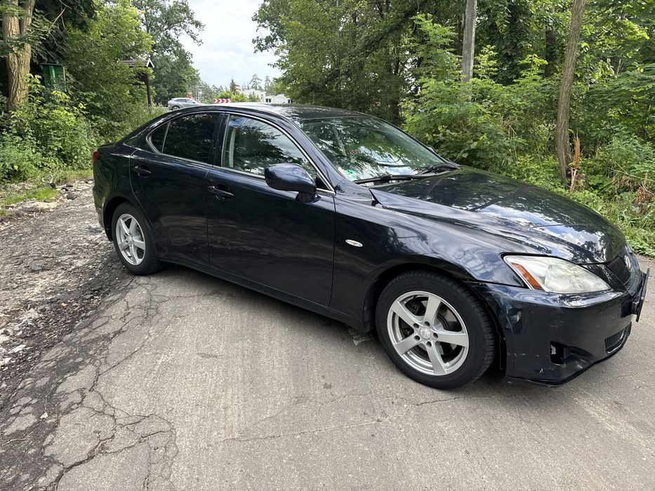 Lexus is 220d, 2007рік