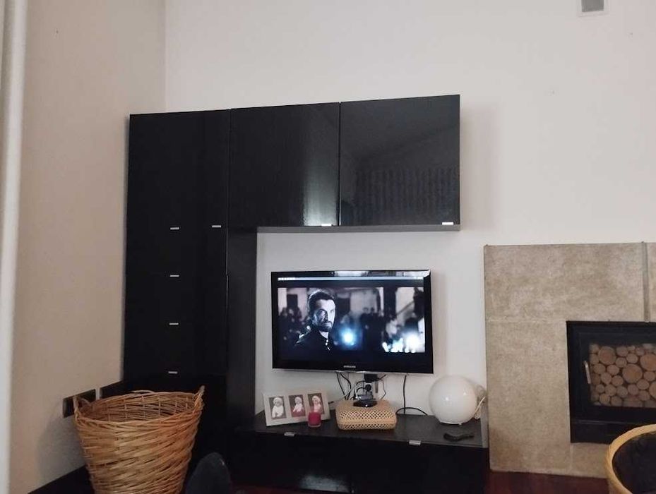 Móvel IKEA com 3 blocos separados