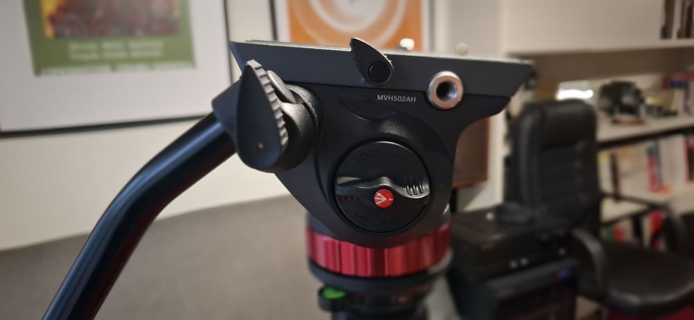 Tripé cabeça manfrotto e pernas sirui em carbono