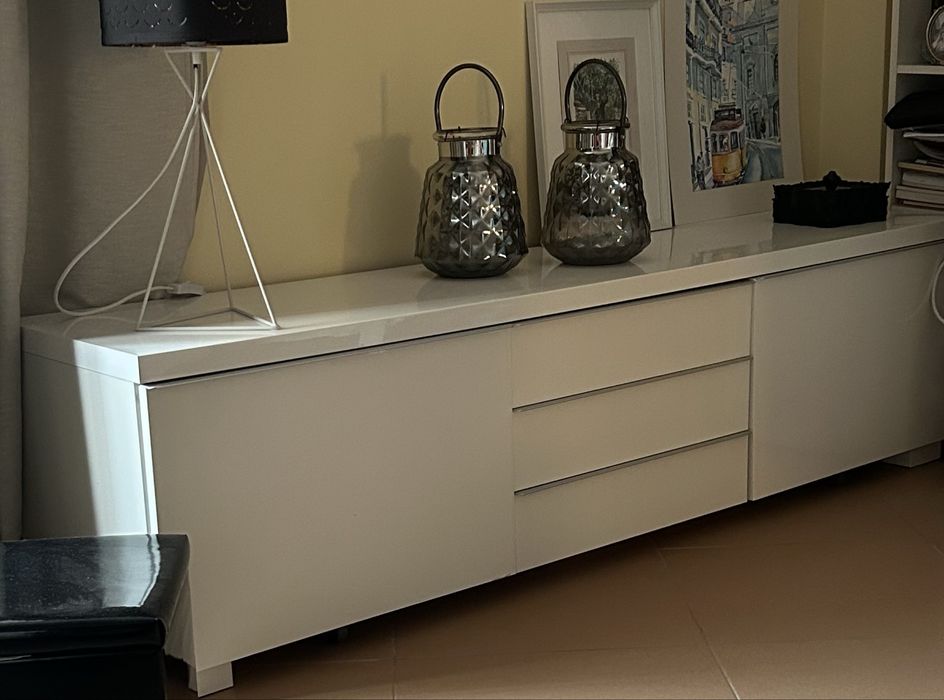 Movel para sala / tv , com oferta de 2 moveis para copos
