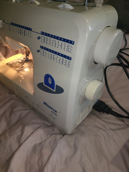 Minerva M32Q швейна