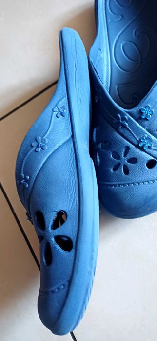 Buty typu klapki gumowe na basen i nie tylko roz 40wew.25.5Nowe