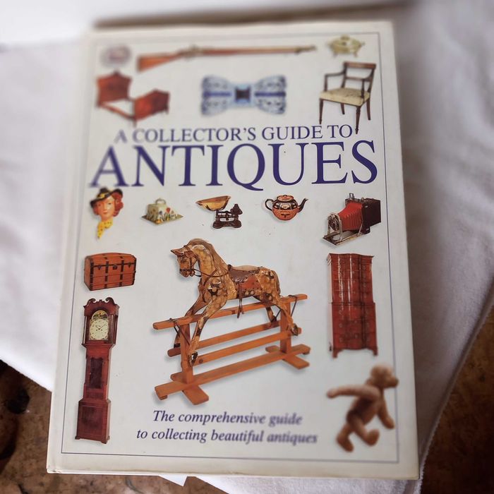 Livro " A collecter's guide to antiques"