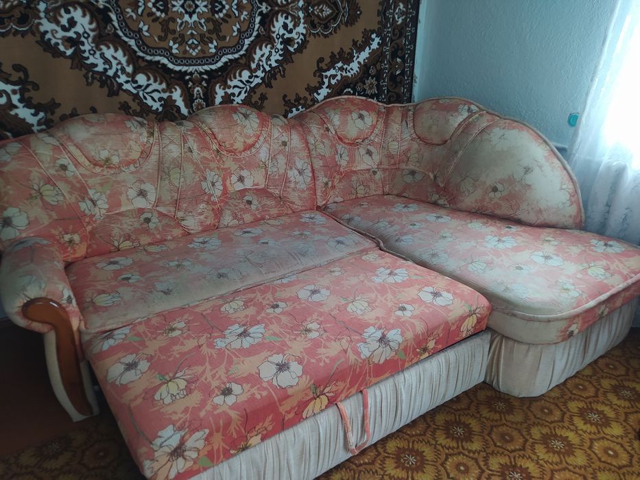Продаю диван кутовий