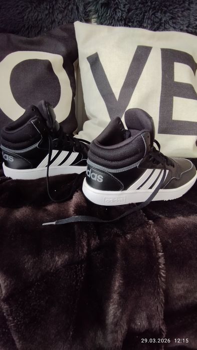 Buty sportowe adidas