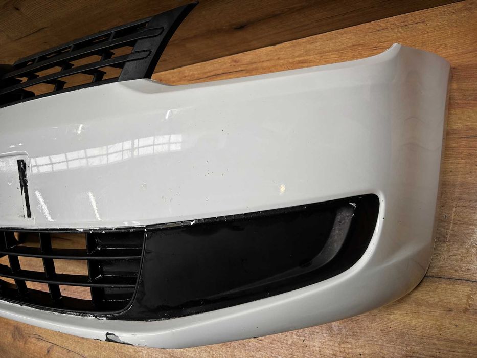 Zderzak przedni Volkswagen Caddy 2011r