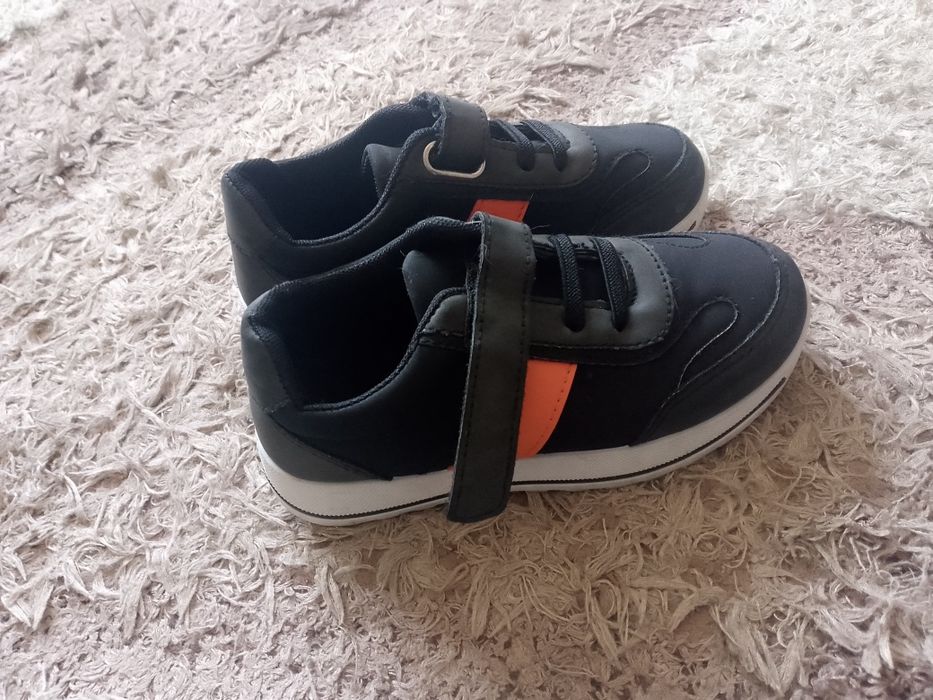 Adidasy chłopięce r.28