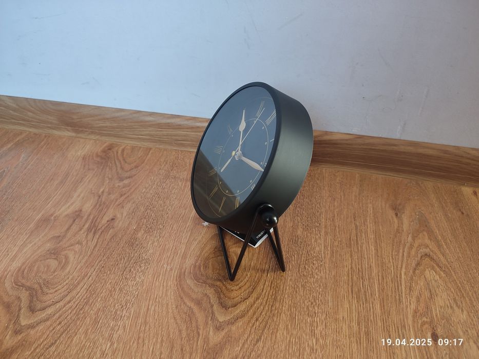 Nowy czarny zegar stołowy stojący 19 cm