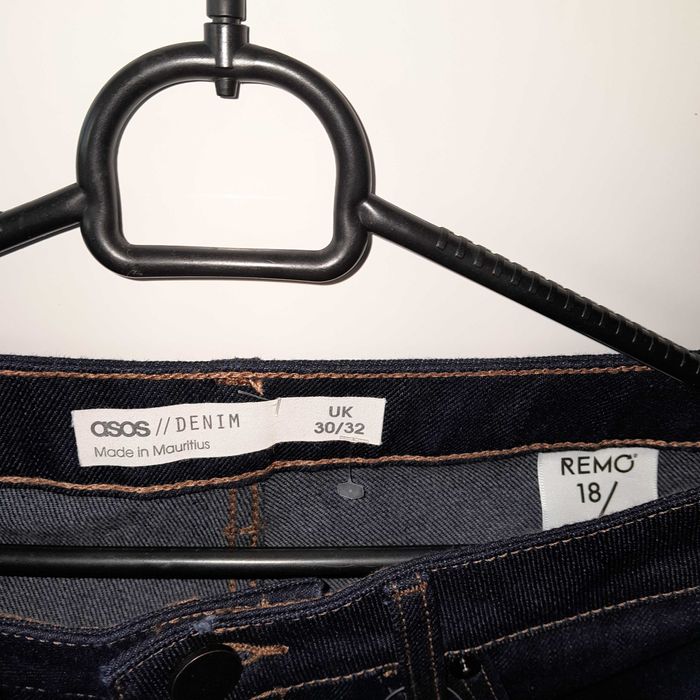 Granatowe spodnie jeansowe szwedy Asos 30/32 nowe kant