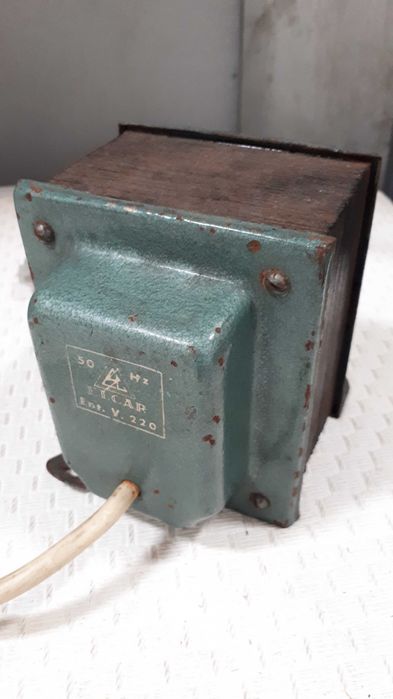 Transformadores 220-110 ou 110-220