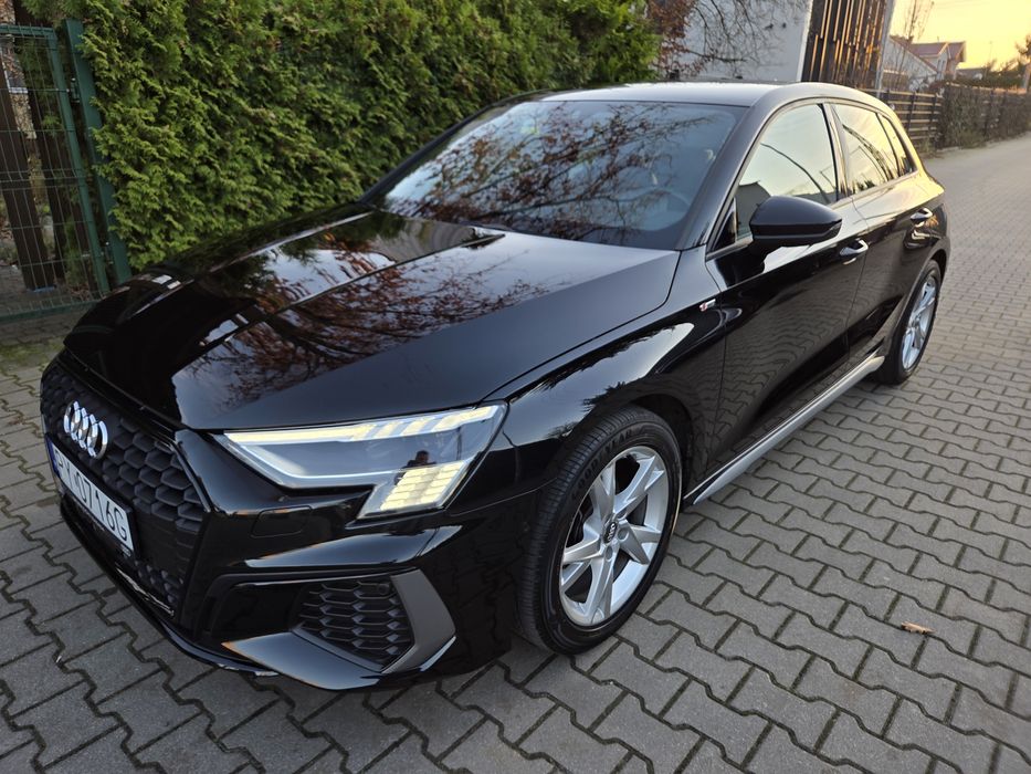 Audi A3 8Y 2022r 2.0d S-line Matrix
