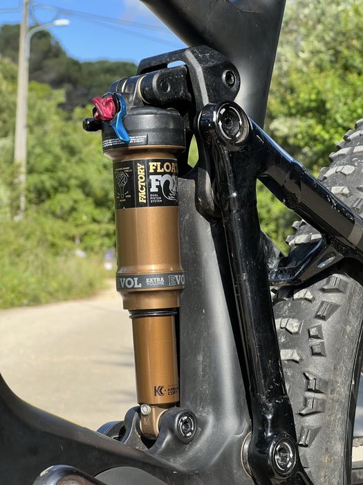 Bicicleta Elétrica Focus Jam2 Carbono Shimano Kashima Coat