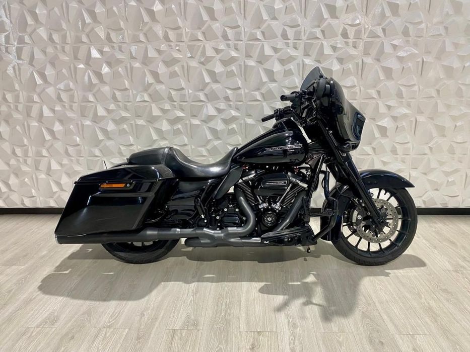 Harley-Davidson FLHXS StreetGlideSpecial