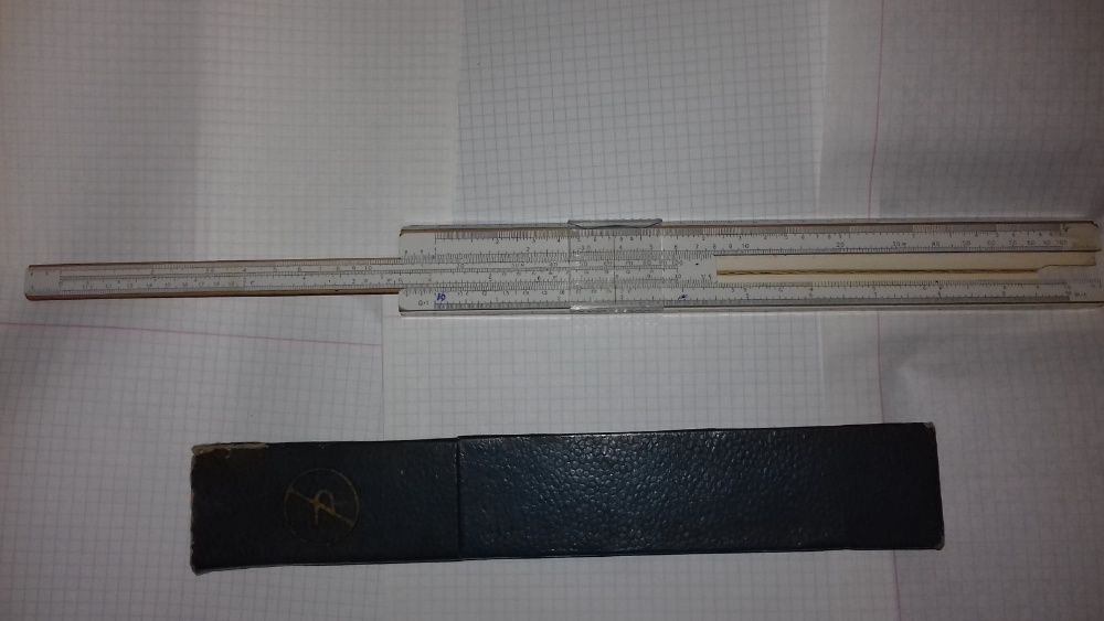 Продам логарифмическую  линейку