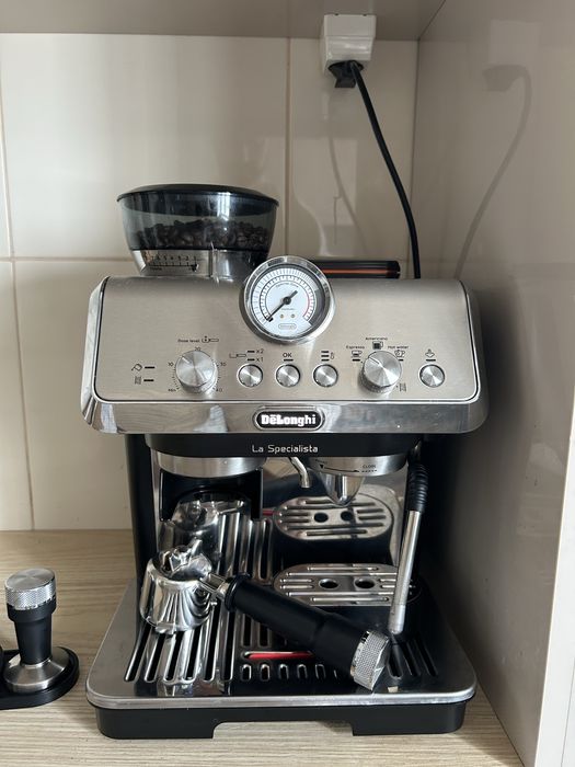 Máquina de Café Grão Delonghi