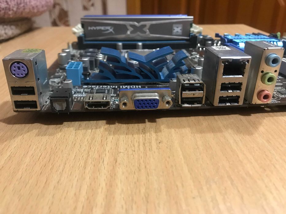 Комплект материнська плата Asus P7H55-V + Core-i3 550 і ОЗУ DDR3 8Gb.