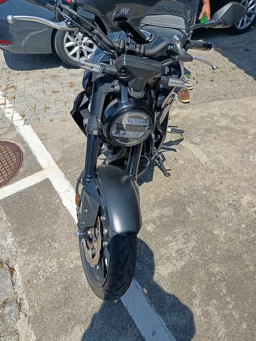 CB 300 Sports café preta