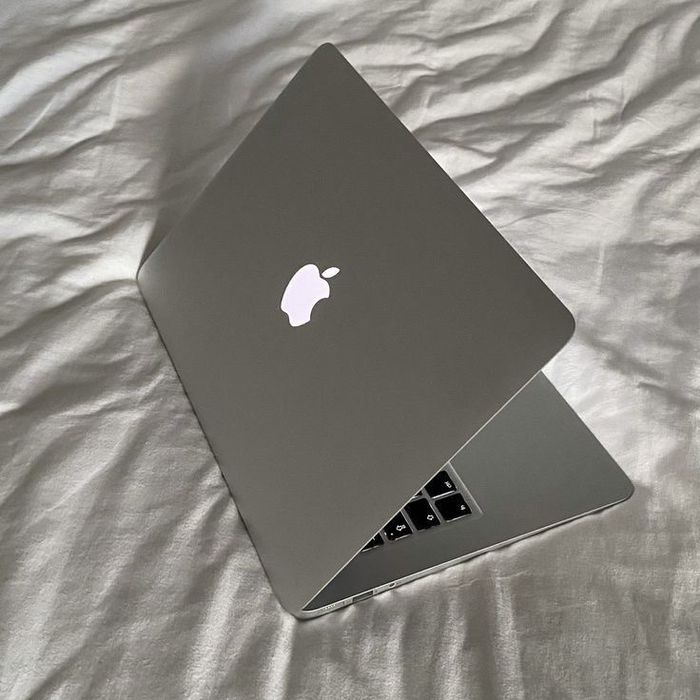 Mac book pro usado algumas vezes